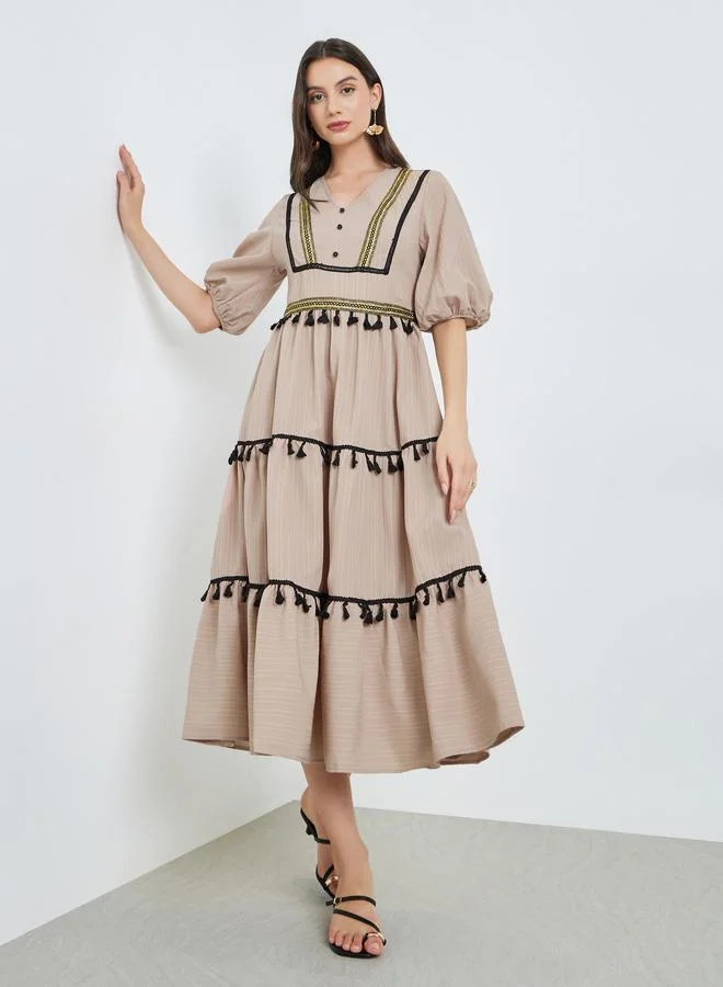 تايك تو Beige Tassel Trim V Neck Midi Dress