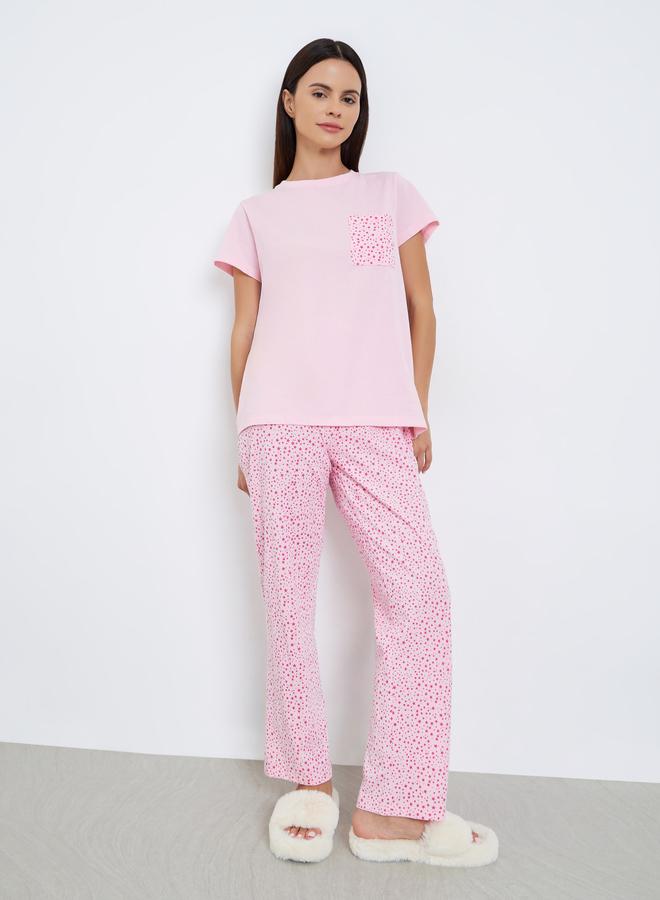 ستايلي طقم تيشيرت بجيب بطبعة نجوم مع بنطال - Image 2