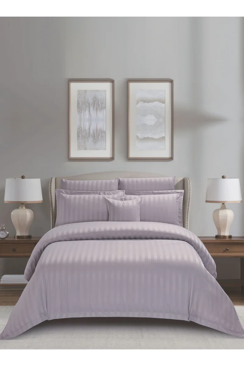 دوناتيلا Striped Comforter Set, King Size (260x240 cm), 8-Piece Hotel Bedding with 350 GSM Filling – Comforter, Comforter Cover, Fitted Sheet, Pillowcases &amp; Cushion Cover