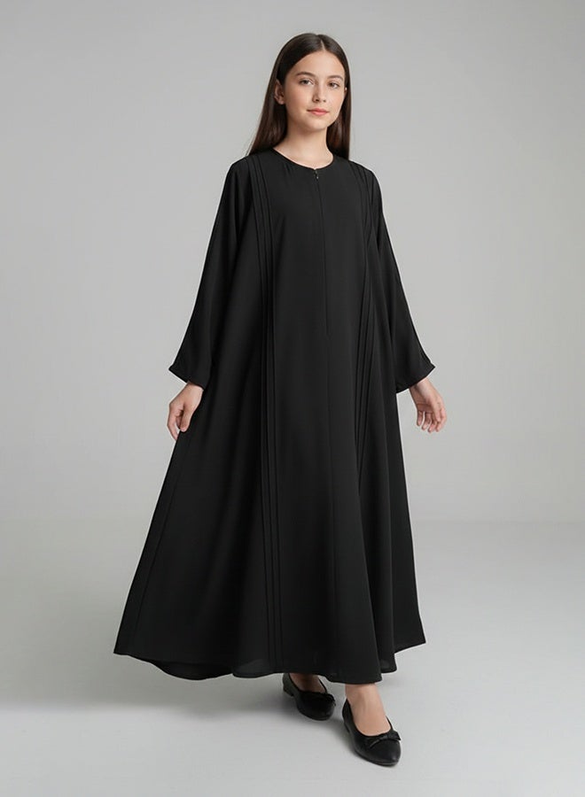 HAWRAA ABAYA Girls’ abaya with a semi-flared cut, featuring a zipper closure - Image 2
