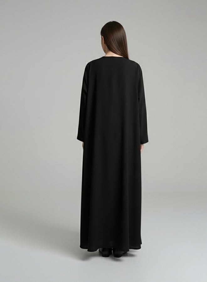 HAWRAA ABAYA Girls’ abaya with a semi-flared cut, featuring a zipper closure - Image 3