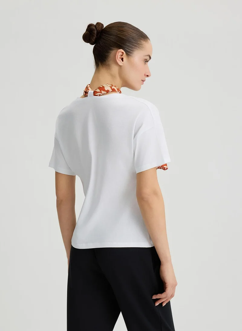 ليو جو تيشيرت قطني مع وشاح