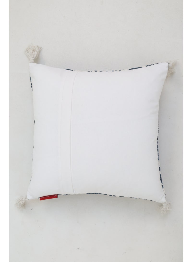Ramsha وسادة مزخرفة بتصميم أزرق وأبيض مع خيوط للتزيين مع حشوة لغرفة النوم – CS 323 - Image 5