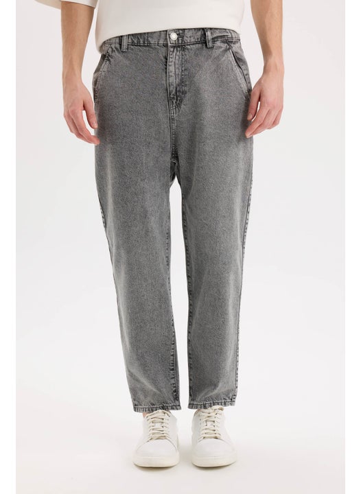 Man Relaxed Slouchy Fit Wide Leg Washed Jeans