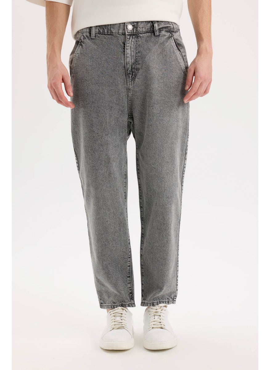 Man Relaxed Slouchy Fit Wide Leg Washed Jeans