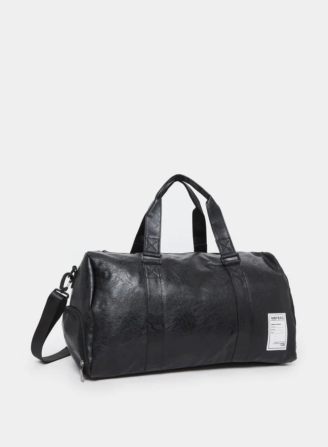 ستايلي شنطة رياضية بتفاصيل شارة