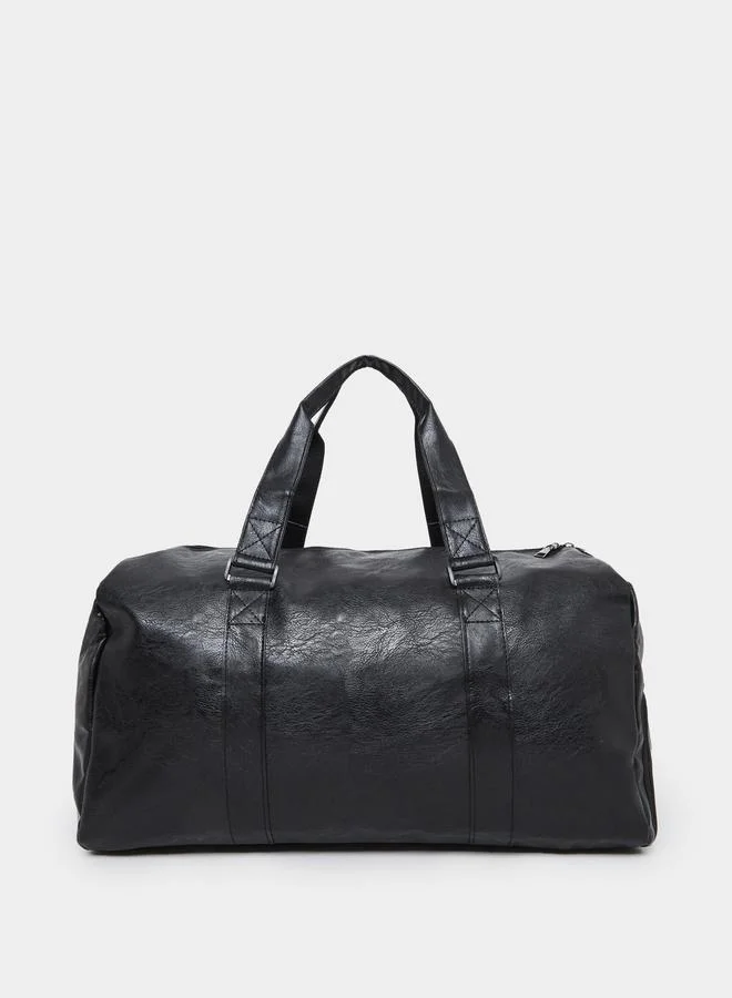 ستايلي شنطة رياضية بتفاصيل شارة