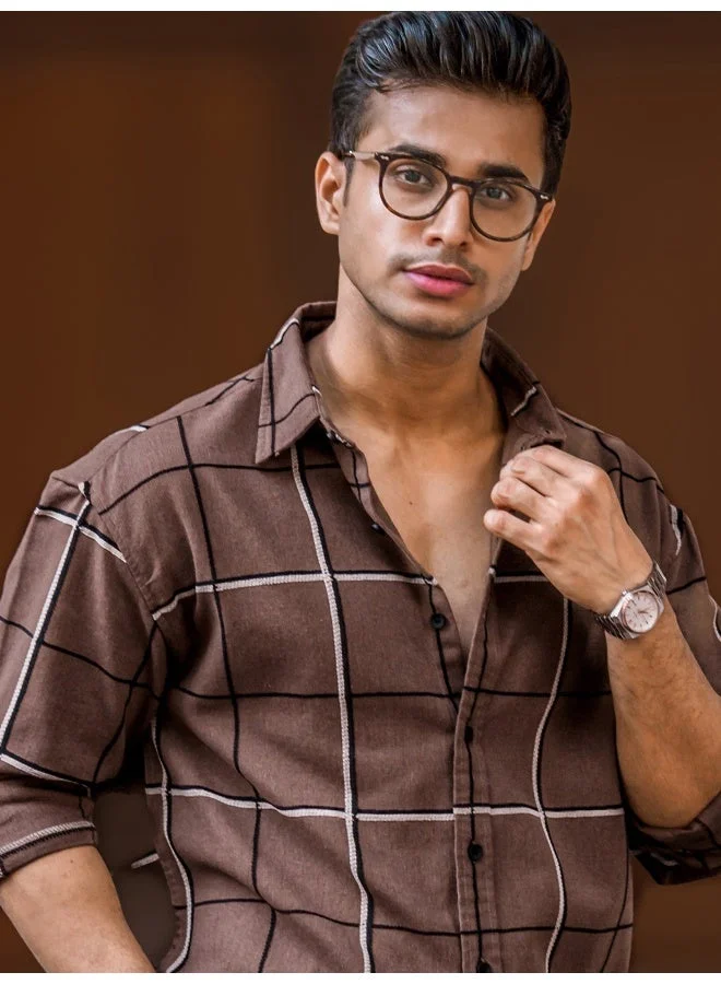 مانياك قميص رجالي قطني بني بأكمام كاملة وتطريز مربعات