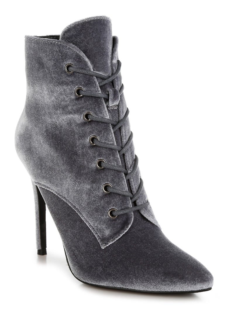 لندن راج حذاء مخملي بكعب عالي باللون الرمادي - Image 2