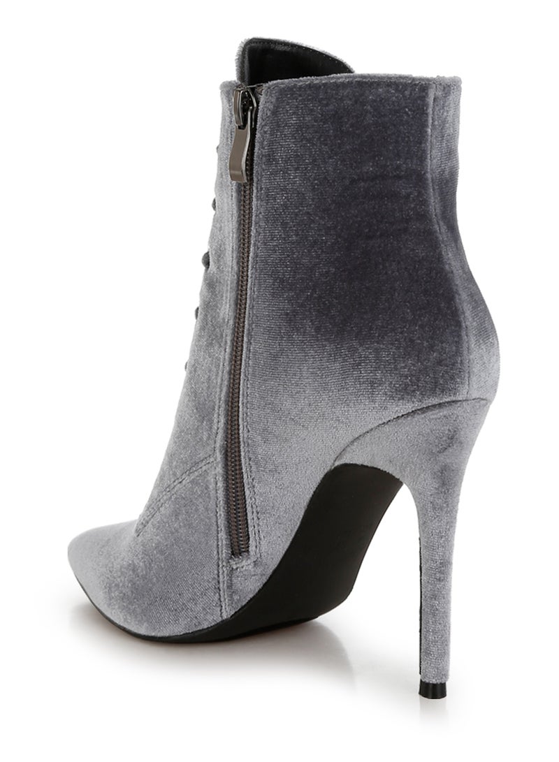 لندن راج حذاء مخملي بكعب عالي باللون الرمادي - Image 3