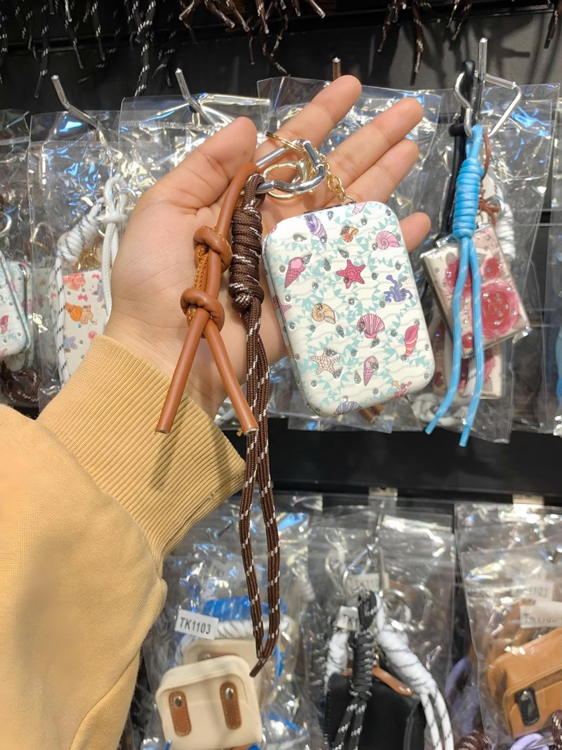 Pocket - Practical mini mirror with high-definition clarity, wrapped in chic synthetic leather case that closes tightly via a button to protect against dust and damage. (option 7) - Image 2