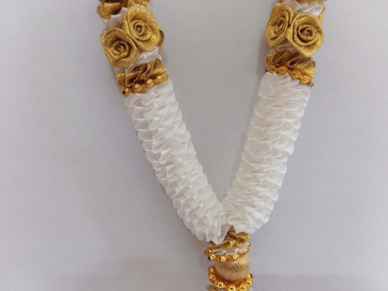 Generic Sri Sainath Enterprises Rose Flowers Garland Photo Frame Garland ( White and Gold) , Sateen , Home Decor  - Image 3