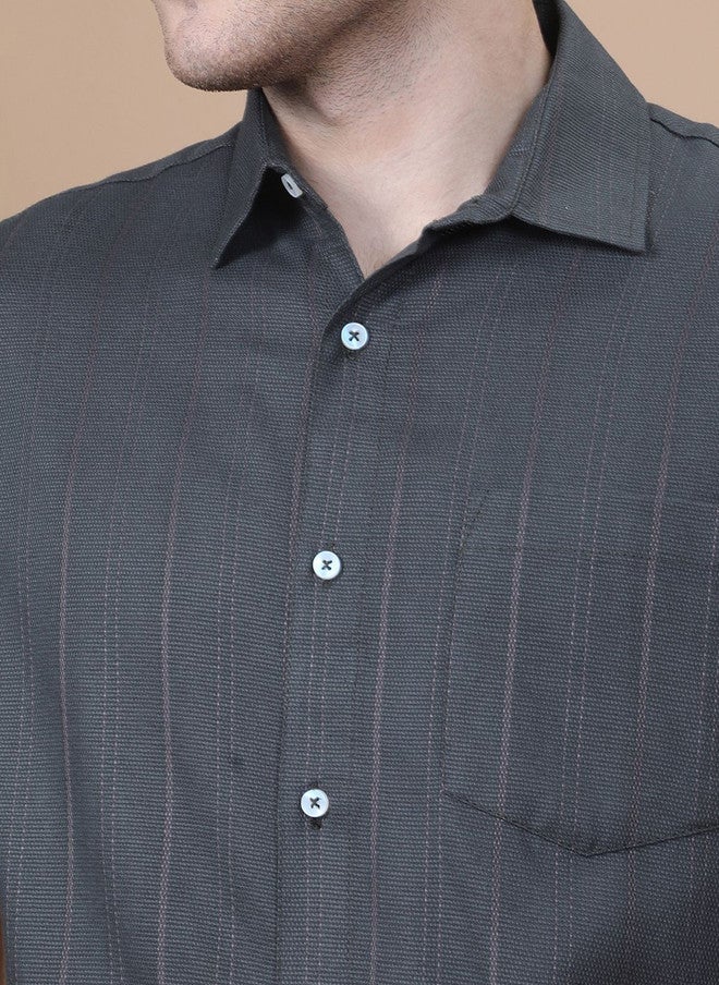 Hence Men Vertical Striped Spread Collar Cotton Casual Shirt - Image 2