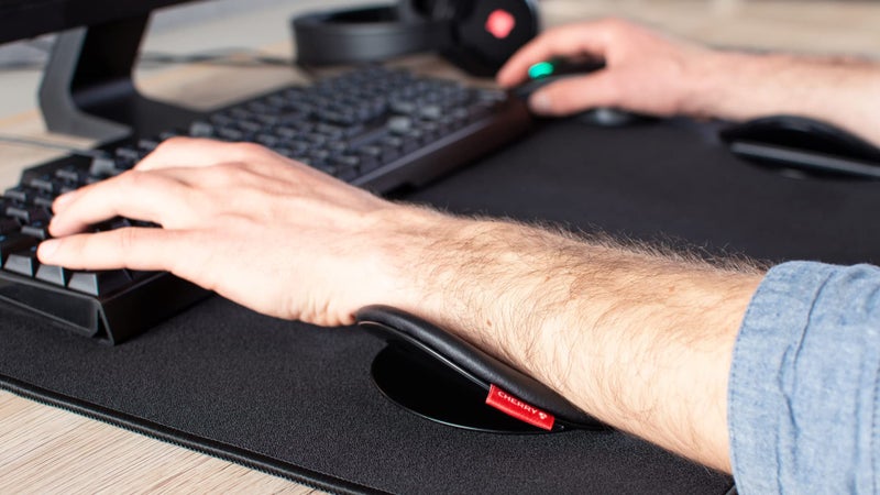 CHERRY SLIDEPAD Ergo Sliding armrest to Improve ergonomics at The Workplace. Full Freedom of Movement with a Comfortable Posture at The Same time - Image 5