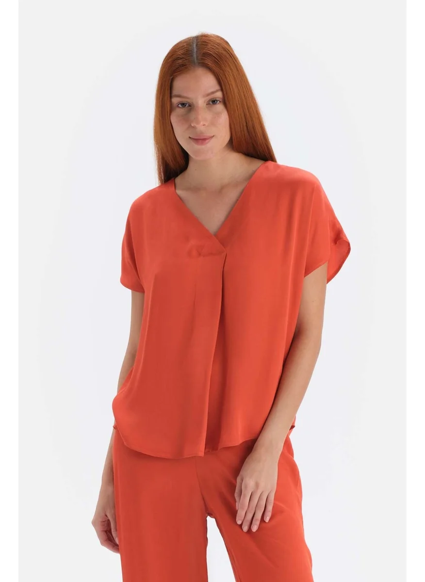 dagi Tile Satin Finished Pleated Blouse