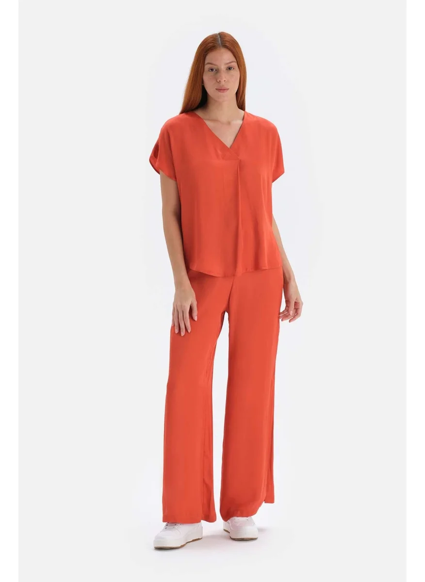 dagi Tile Satin Finished Pleated Blouse