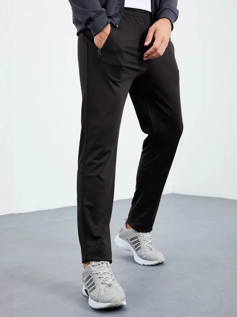 تومي لايف TOMMY Men's Scuba Knit Active Set With Zipper Collar