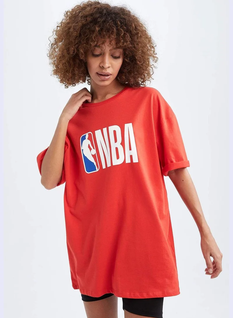 ديفاكتو Woman NBA Licenced Boxy Fit Knitted Short Sleeve T-Shirt