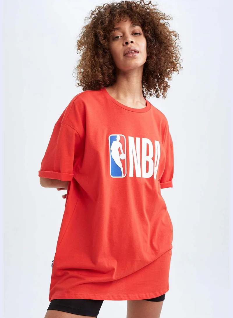 ديفاكتو Woman NBA Licenced Boxy Fit Knitted Short Sleeve T-Shirt