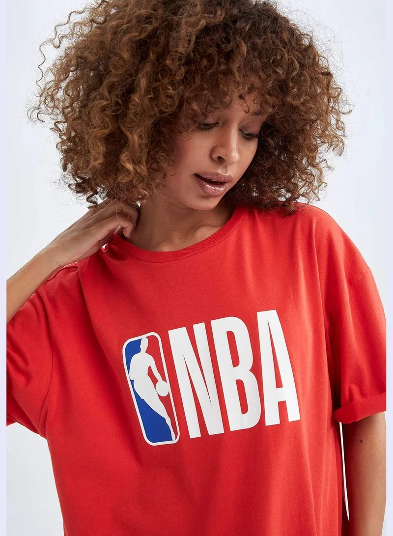 ديفاكتو Woman NBA Licenced Boxy Fit Knitted Short Sleeve T-Shirt