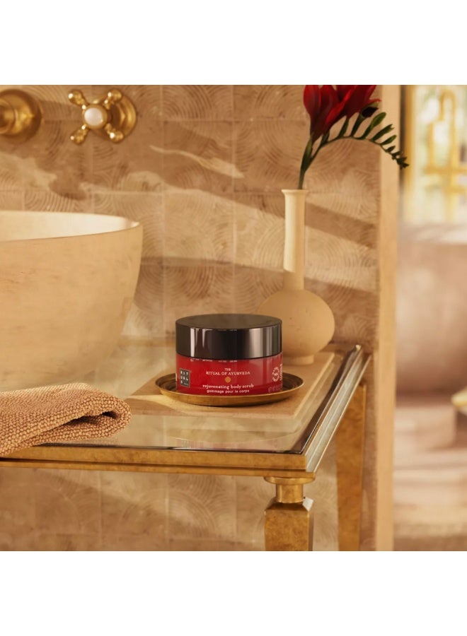 ريتوالز طقوس طقوس الأيورفيدا مقشر الجسم المجدد 300 جرام - Image 4