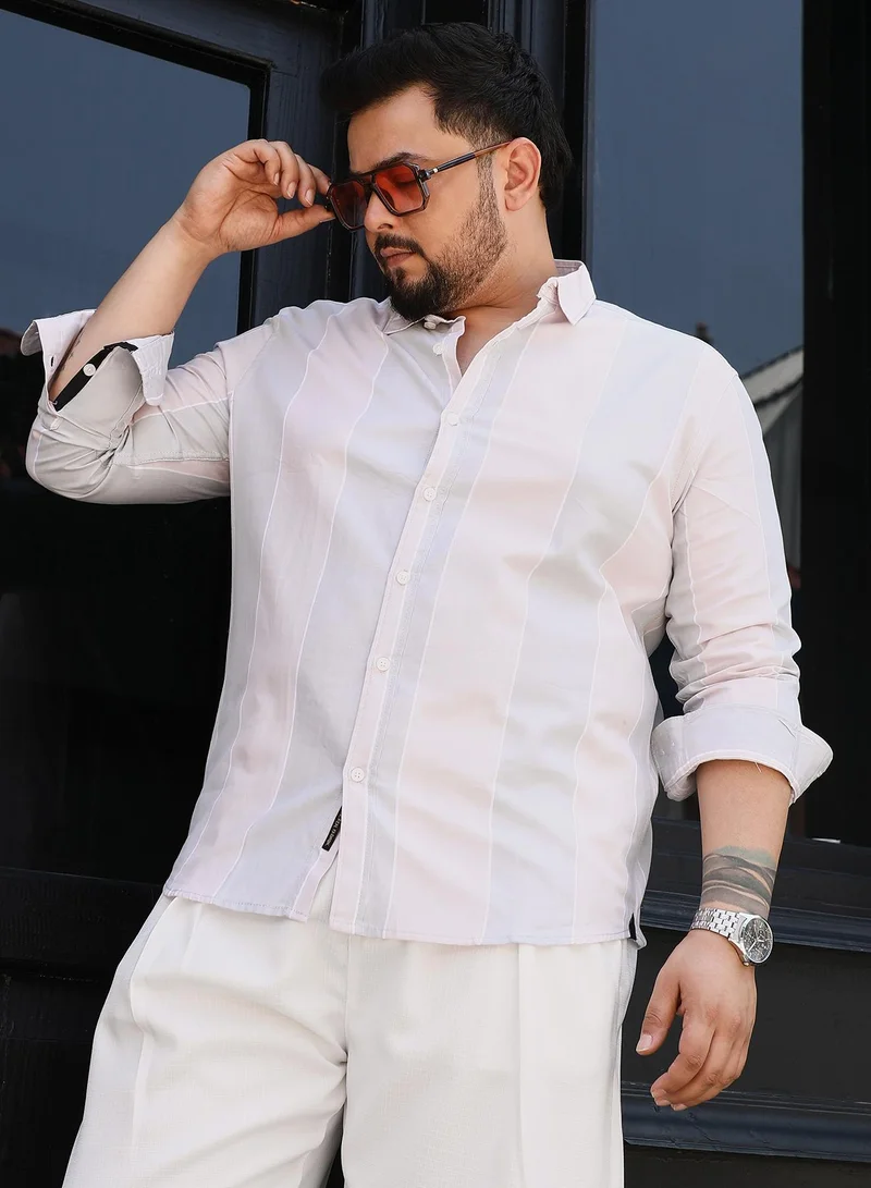 انستافاب بلس قميص Instafab Plus رجالي أبيض عاجي وأزرق جليدي مخطط حلو للكاجوال بياقة عريضة وأكمام طويلة عادية وإغلاق بأزرار مقاس بلس بتصميم مريح للارتداء اليومي