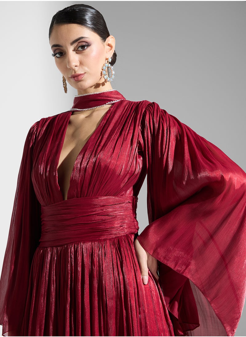 Namshi x Deep Neck Dress With Slit  - Image 3