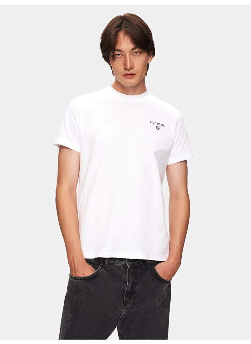إل تي بي White T-Shirt