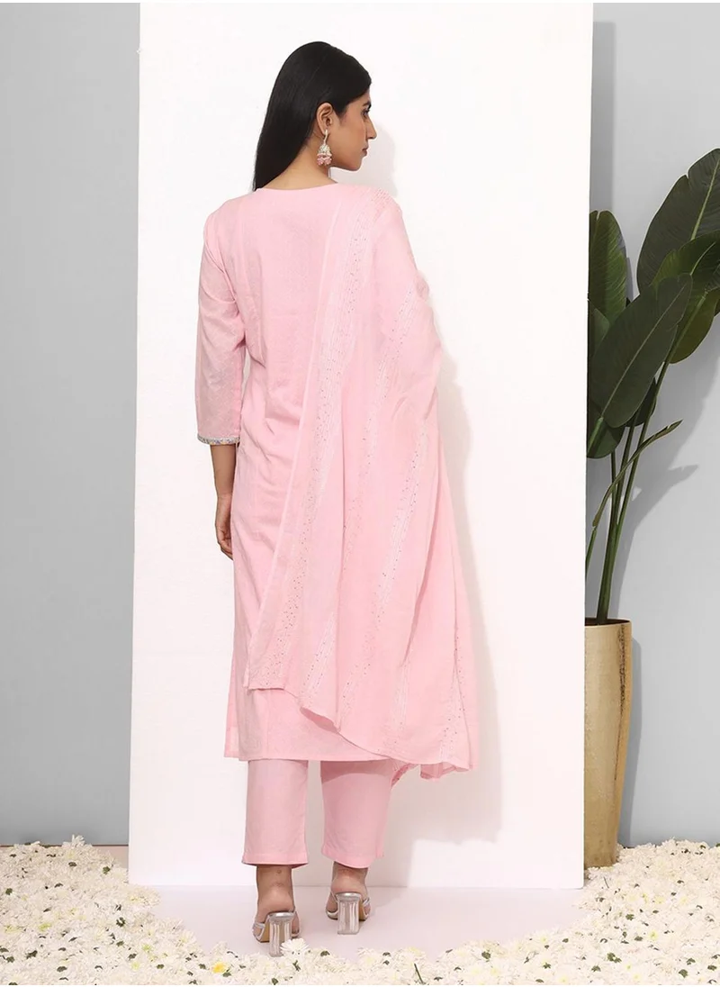 آي شين Pink Kurta Set Straight Fit 3/4 Sleeve Sleeve made from Cotton featuring Self Design design and Round Neck neckline - Perfect for Ethinic!