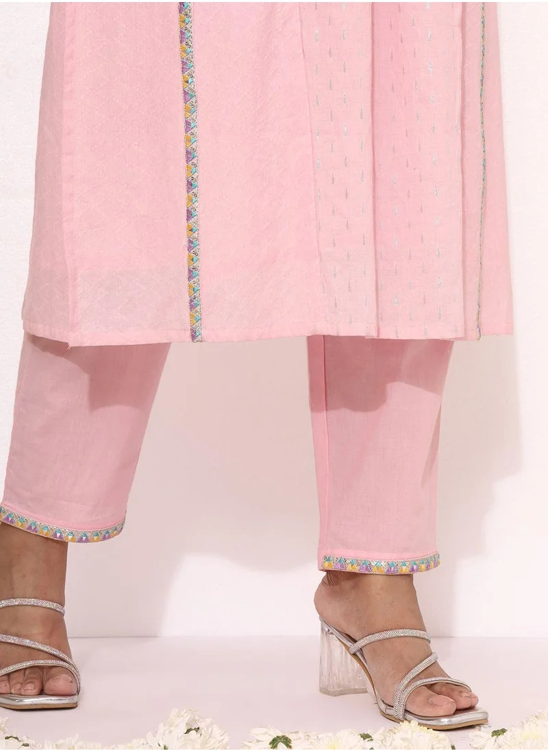 آي شين Pink Kurta Set Straight Fit 3/4 Sleeve Sleeve made from Cotton featuring Self Design design and Round Neck neckline - Perfect for Ethinic!