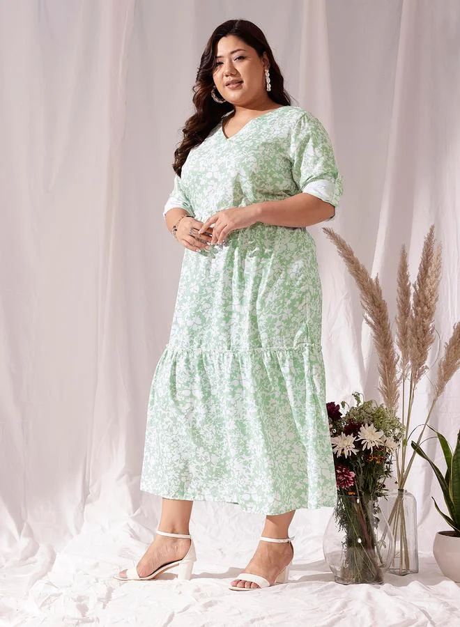 STREET 9 STREET 9 Plus Green Tiered Maxi Dress with All Over Print