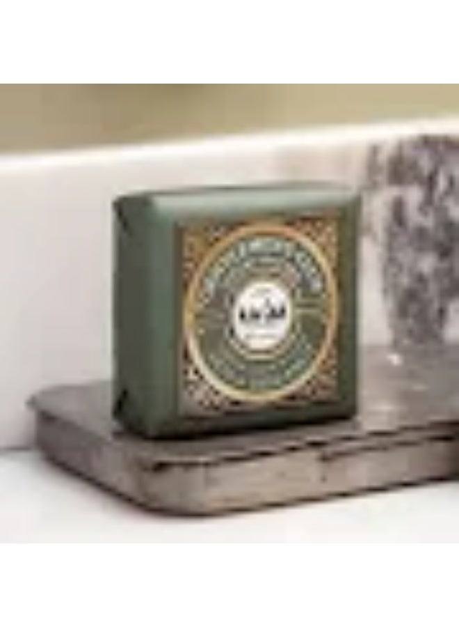 Castelbel Gentlemen's Club Oud & Bergamot Soap Bar 150g - Image 4