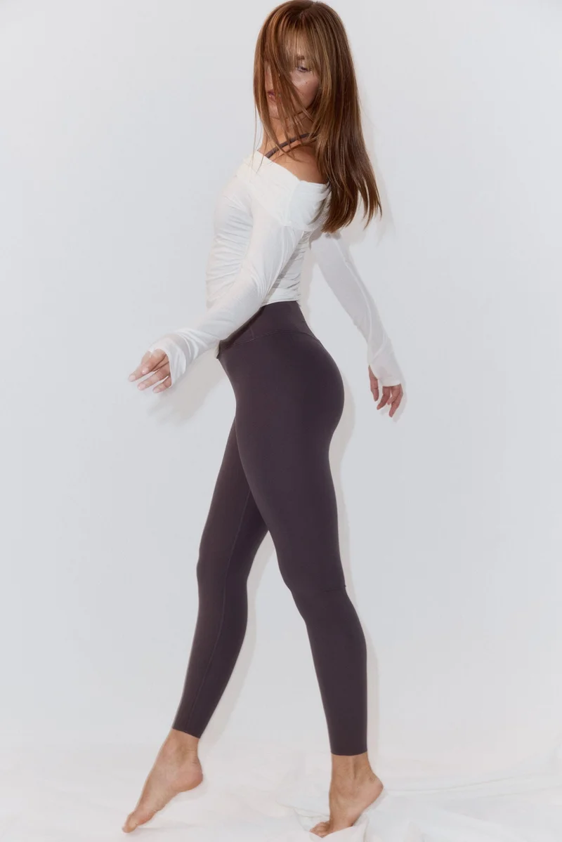 اتش اند ام لغينغز رياضي من نسيج سوفت موف