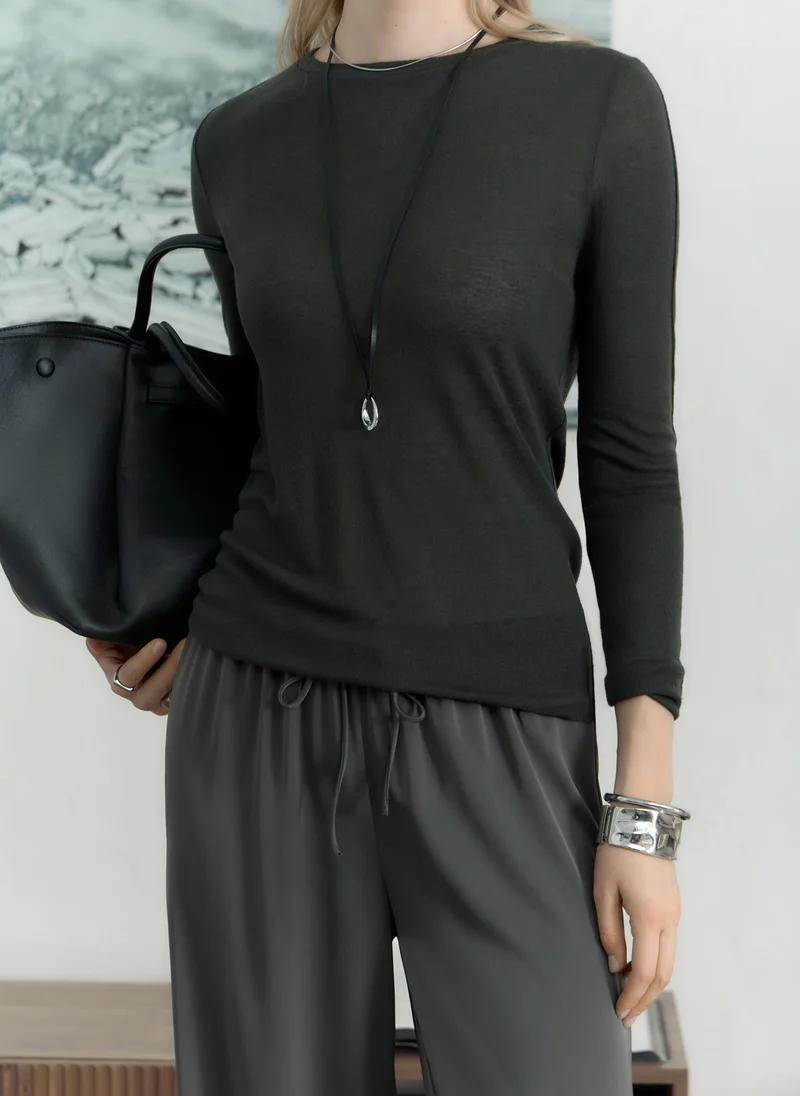 ليتشي جيرسي ناعم بقصة مستقيمة بأكمام طويلة