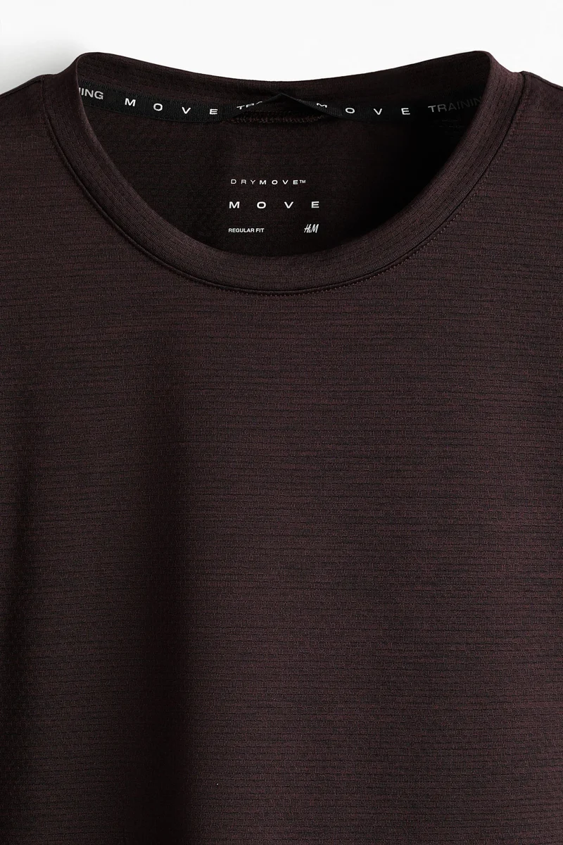اتش اند ام تي-شيرت رياضي شبكي من نسيج دراي موف