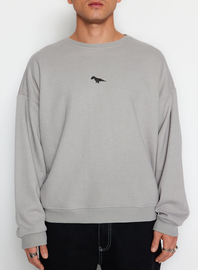 trendyol Grey Crew Neck Oversize/Wide Cut Fleece Inside/Warm Dinosaur Embroidery Sweatshirt - Image 4