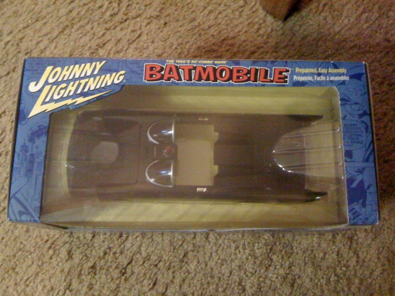 Johnny Lightning DC Comic Book 1960's Diecast 1/24 Batmobile Model - Image 2