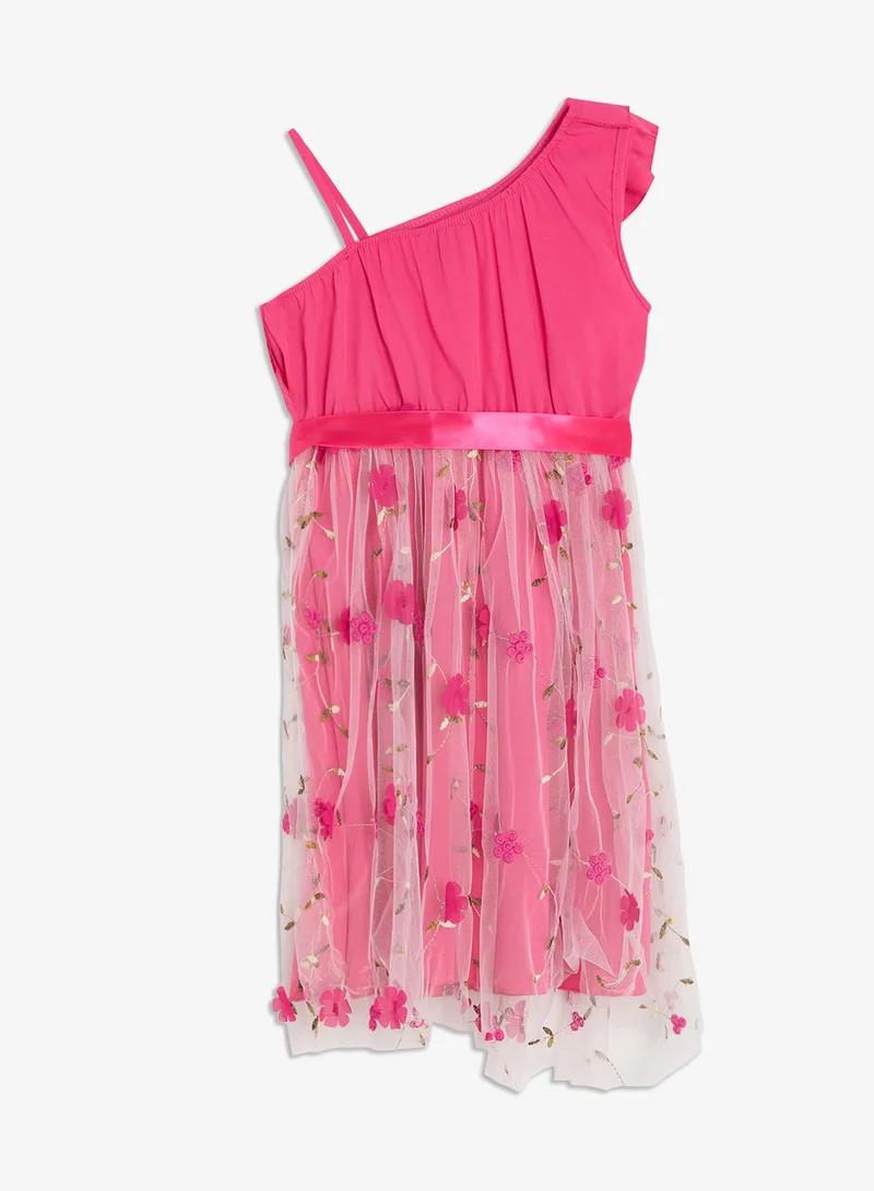 بنياتا فستان بفيونكة للمناسبات