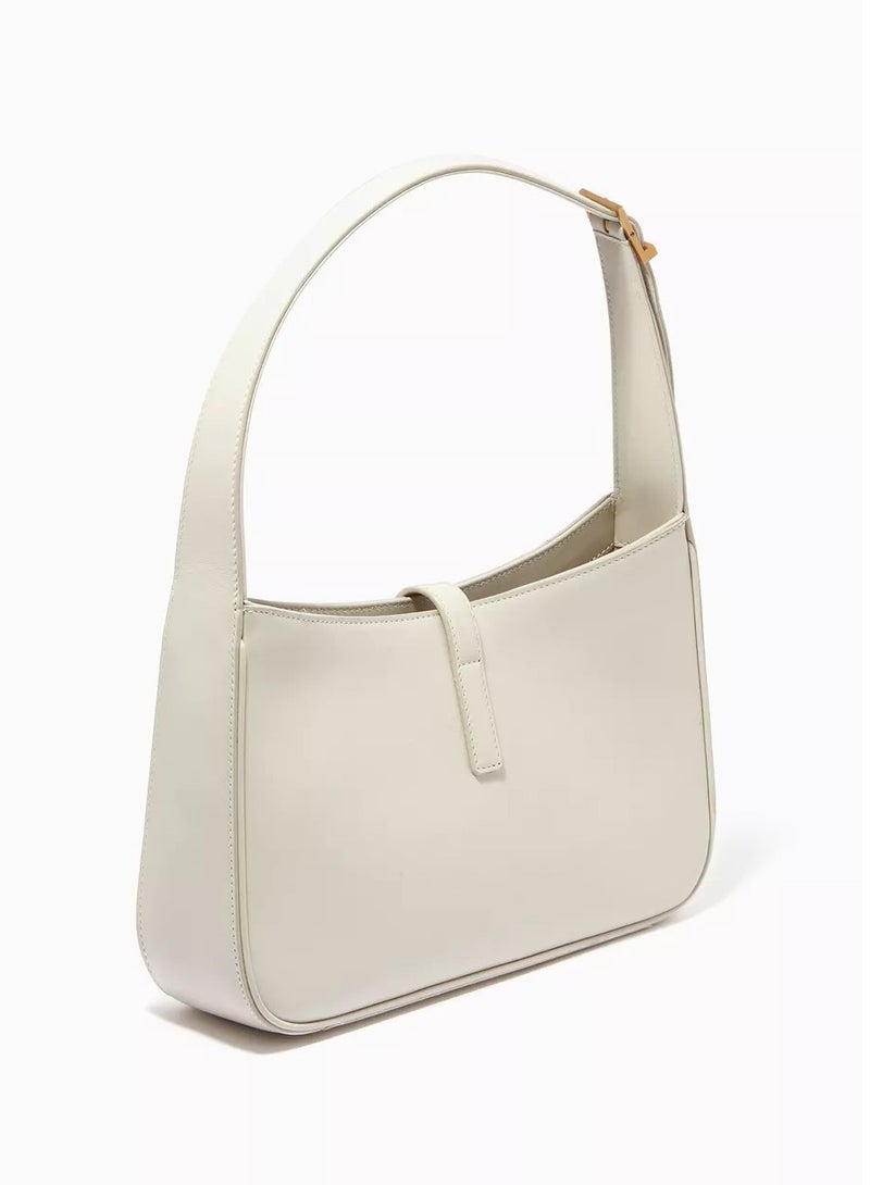 Yves Saint Laurent Le 5 À 7 Hobo Bag in Smooth Leather - Image 2