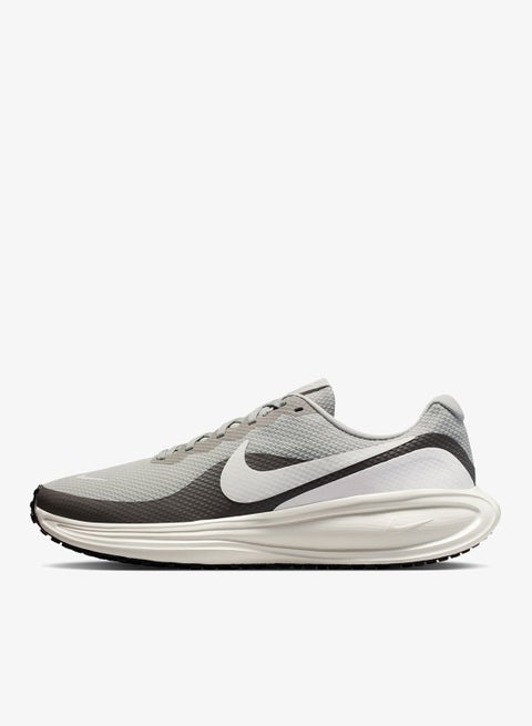 NIKE REVOLUTION 8
