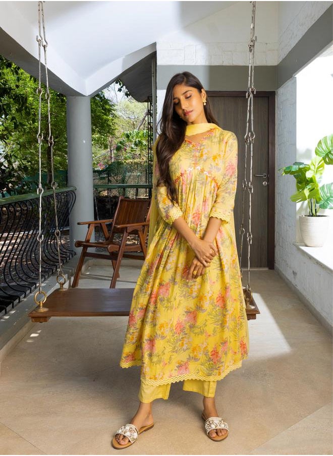 DW Floral Printed A-Line Kurta with Trousers and Dupatta Set by Styli  - Image 2