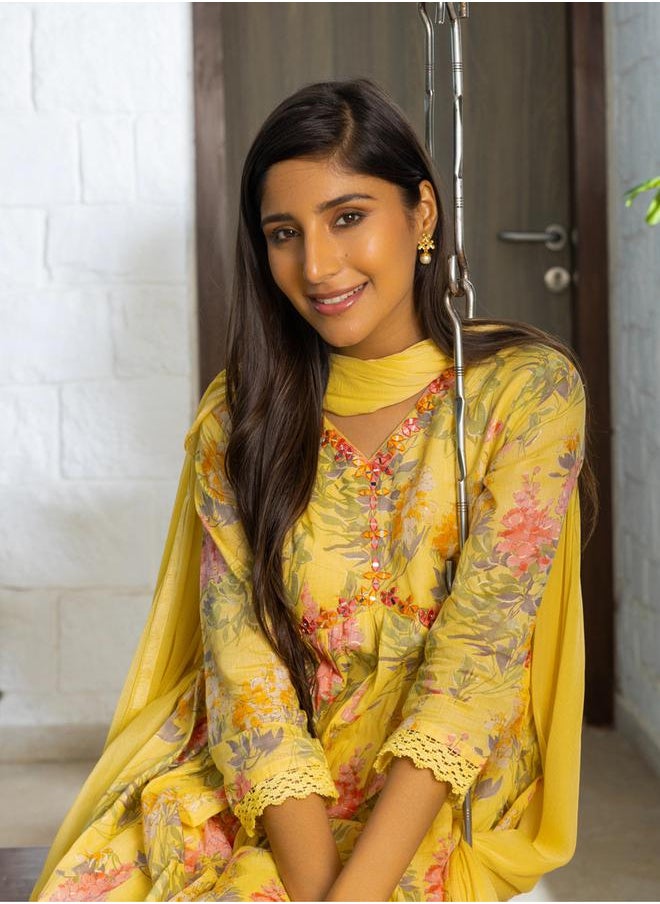 DW Floral Printed A-Line Kurta with Trousers and Dupatta Set by Styli  - Image 5