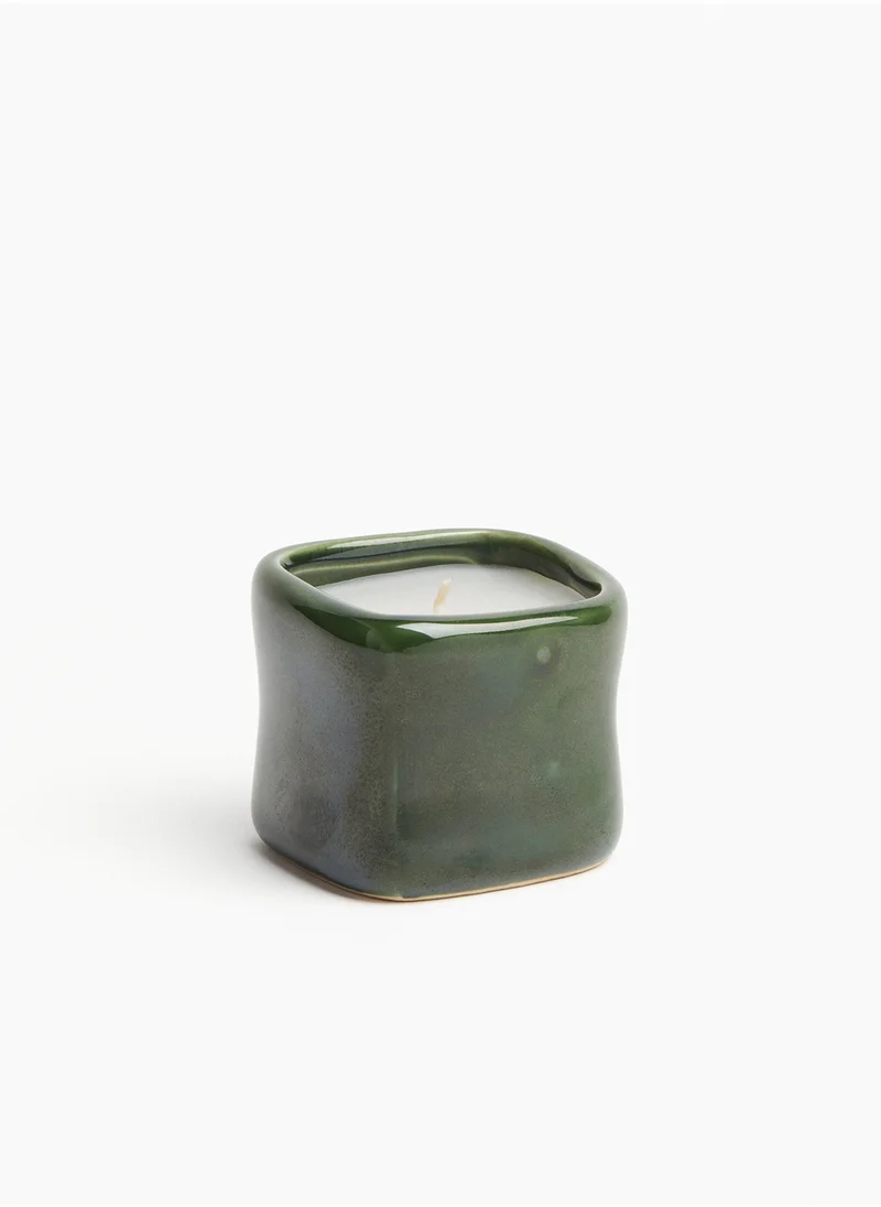 اتش اند ام Scented Candle In A Ceramic Holder
