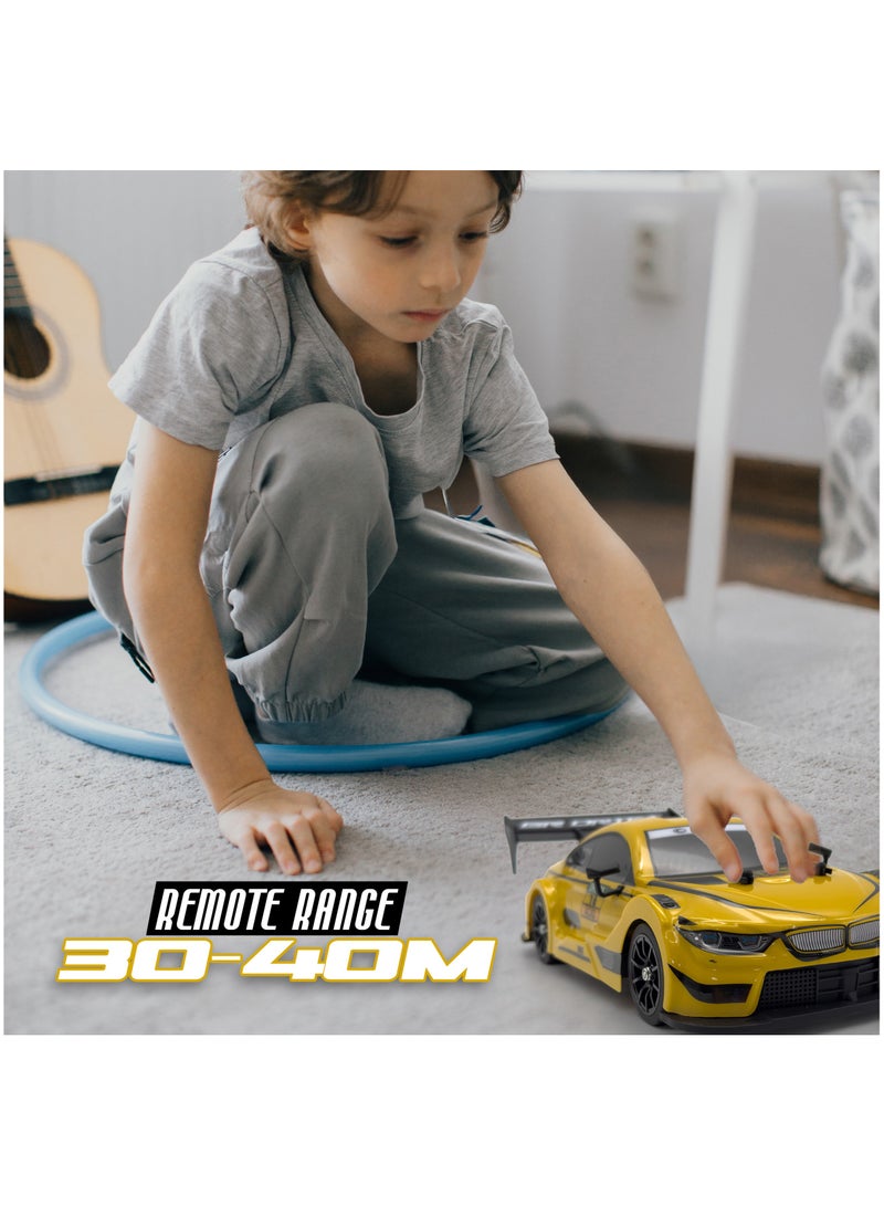 فونسترز سيارة فانسترز دريفت سيريز للتحكم عن بُعد | سيارة دفع رباعي بمقياس 1:16 مزودة بإضاءة LED وملحقاتها | سيارة سباق دريفت عالية السرعة بتردد 2.4 جيجاهرتز للأطفال من سن 6 سنوات فما فوق | سيارة كهربائية حمراء للتحكم عن بُعد مزودة ببطارية قابلة لإعادة الشحن - Image 5