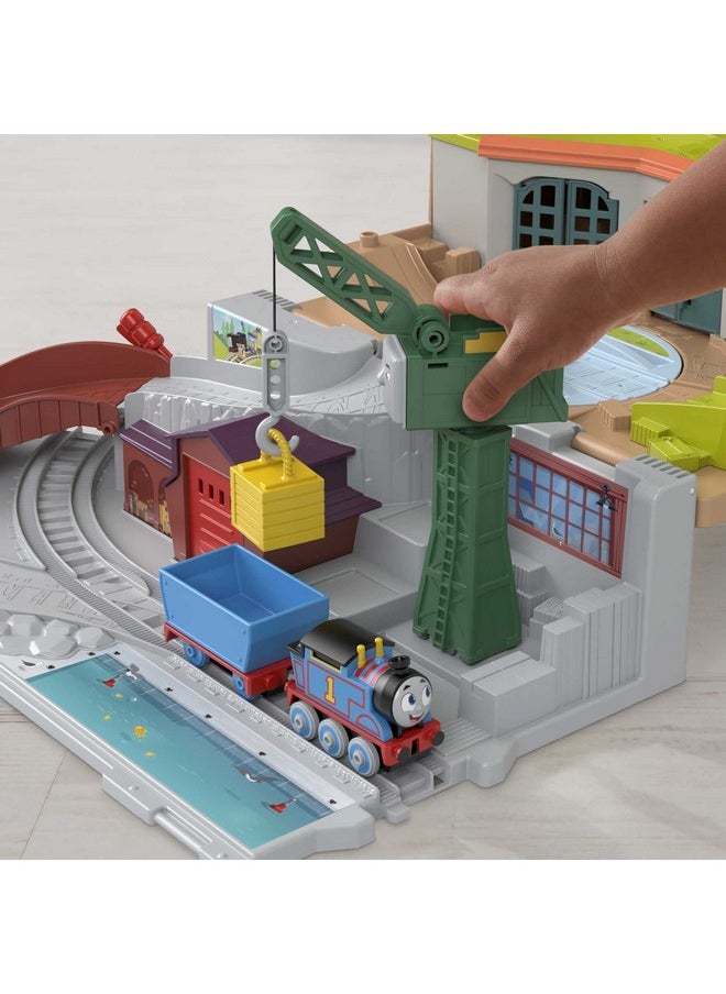 توماس آند فريندز مجموعة قطار Sodor Take-Along مع محرك توماس Diecast Push-Along للأطفال في مرحلة ما قبل المدرسة الذين تتراوح أعمارهم بين 3 سنوات فما فوق  - Image 3