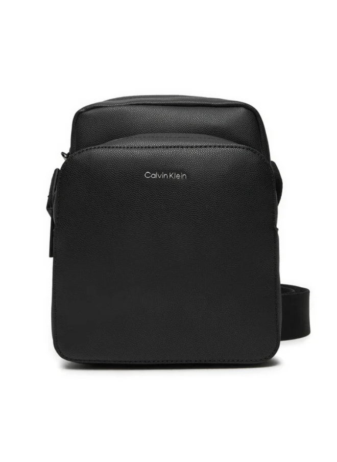 Logo Detailed Messenger Bag - pzsku/ZC46DB9EB896B2A2EAE80Z/45/_/1739402694/58b5ddd8-a0ec-470a-ad89-c843c57d8c0e