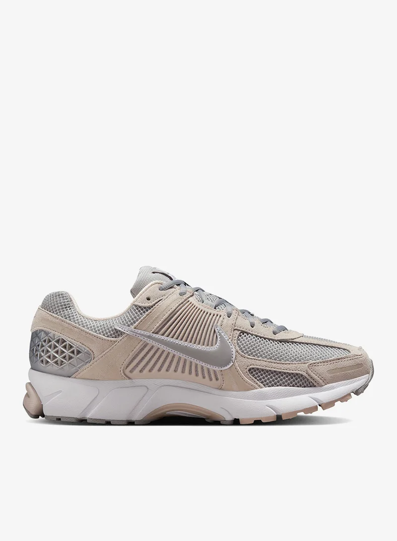 نايكي حذاء زوم فوميرو 5 إس دي إي