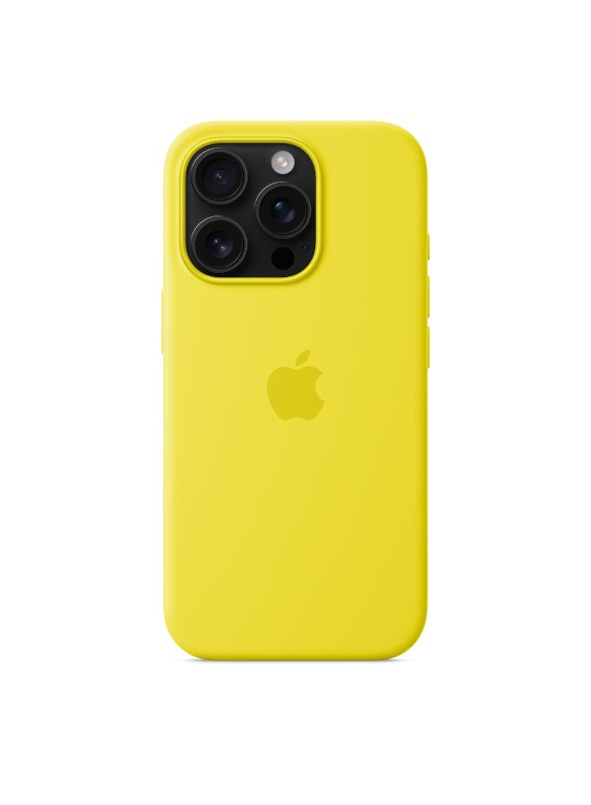 Apple iPhone 16 Pro Silicone Case With MagSafe - Star Fruit - Image 4