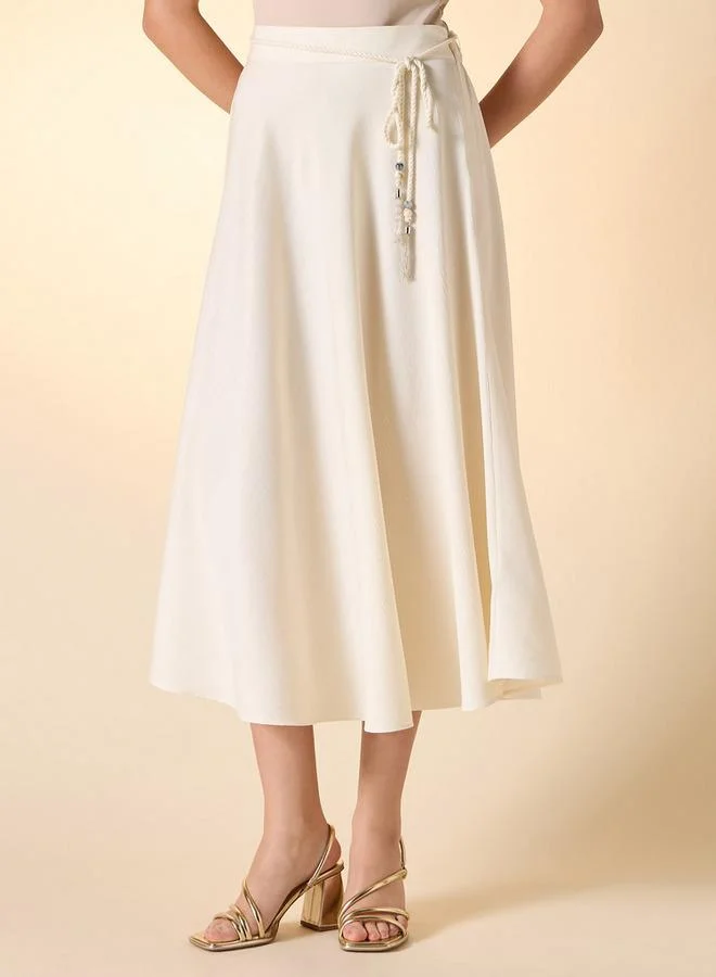 ايكونيك تنورة ميدي إيه لاين بارزة الملمس مع تفاصيل رباط من آيكونيك