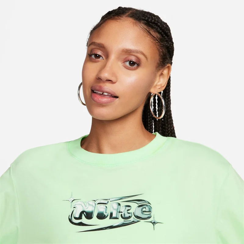 Nike Green Women's Sportswear Long-Sleeve T-Shirt for Women | Best Price UAE